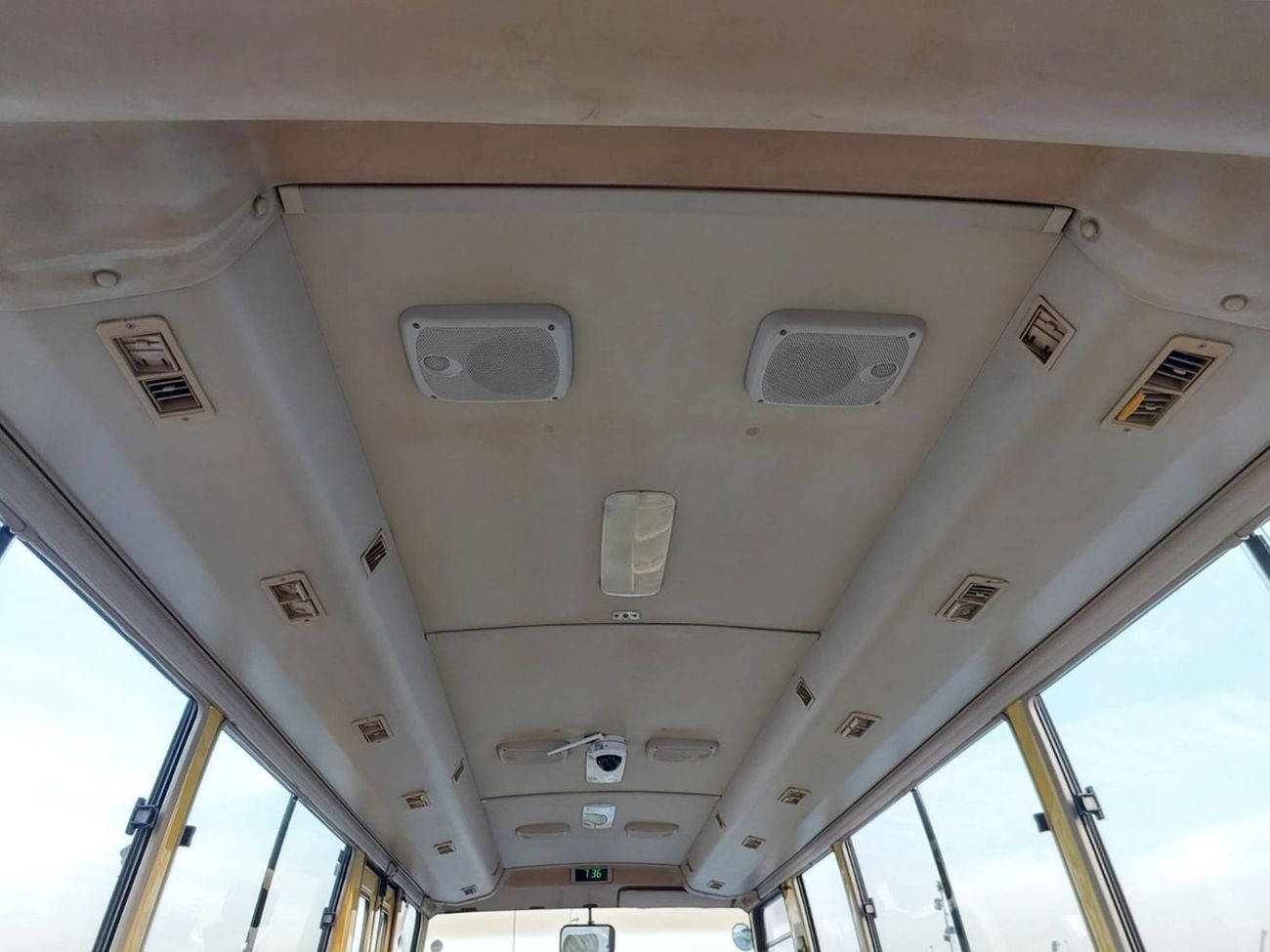 ميتسوبيشي روزا MITSUBISHI ROSA BUS RHD 2004 MODEL 4.2 L DIESEL AUTOMATIC(PM00674)