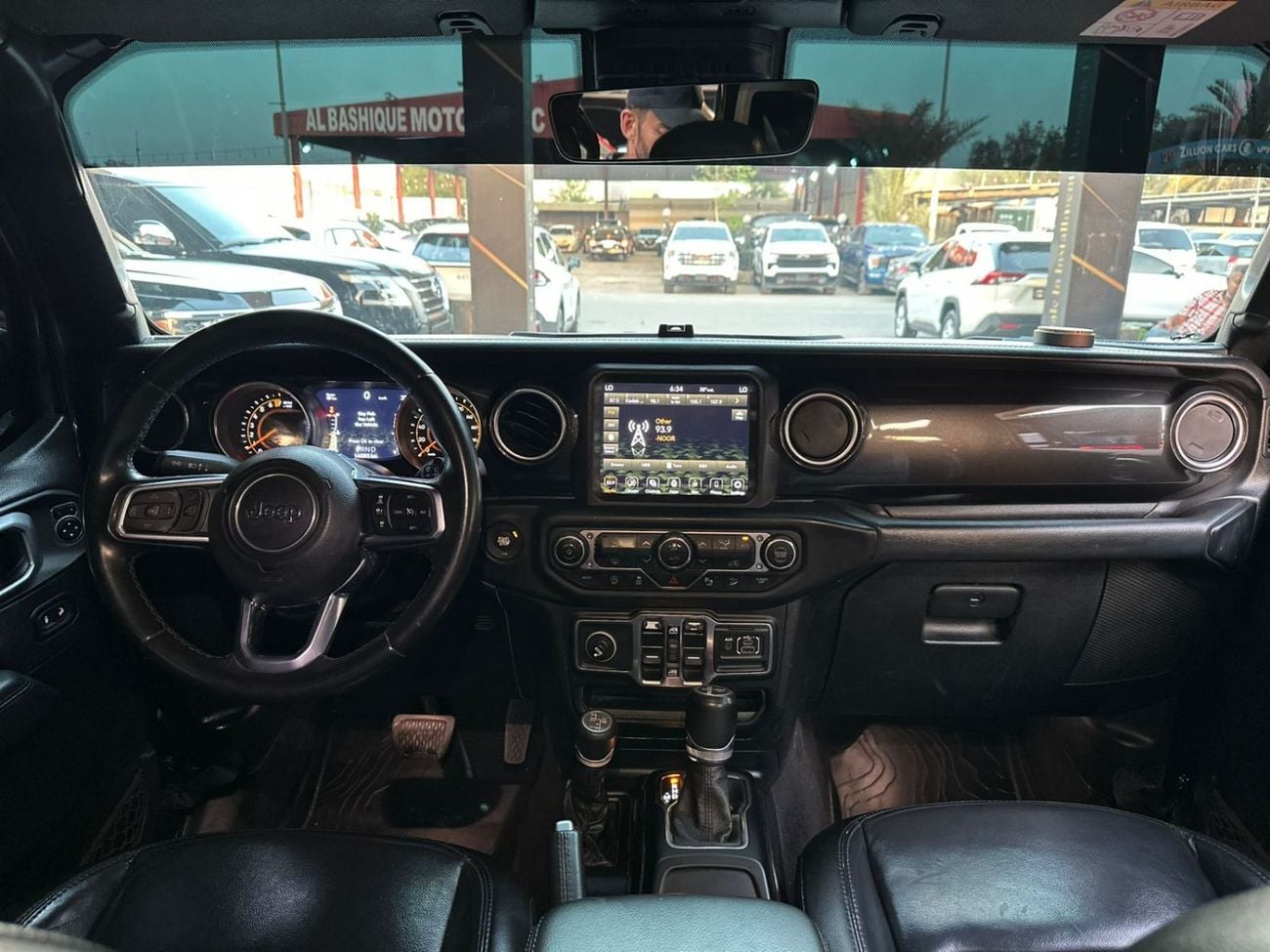 Jeep Wrangler 3.6L Pentastar V6 - 6-cylinder 8-speed automatic