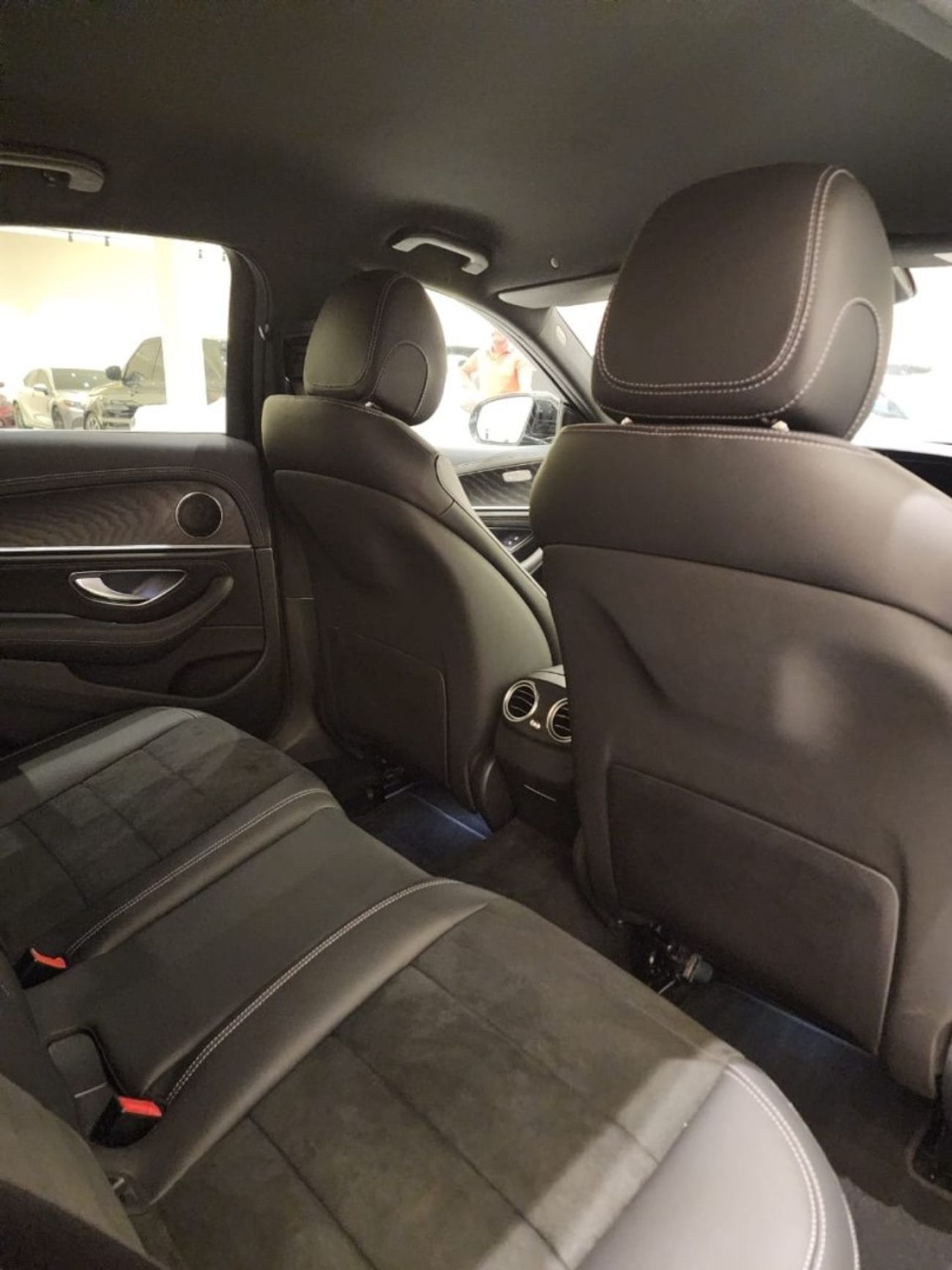 مرسيدس بنز E200 Premium 2.0L