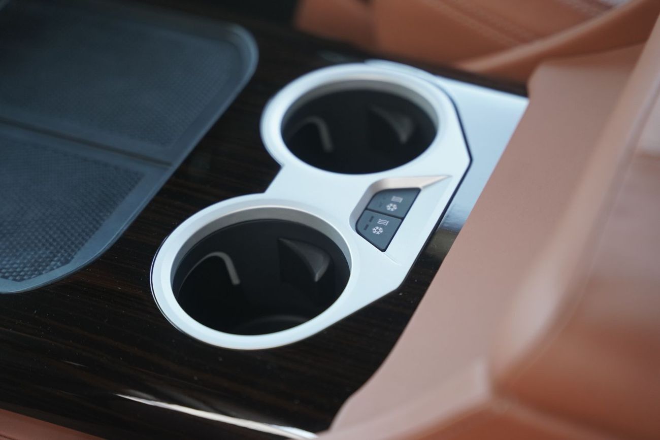 Lexus LX 600 MBS Autobiography VIP 4 Seater