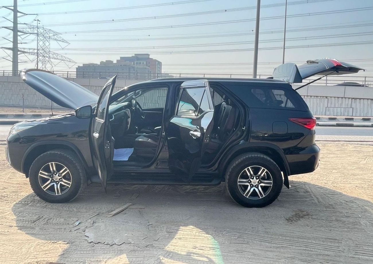 Toyota Fortuner diesel 2.8 liter ,right hand drive only for export available