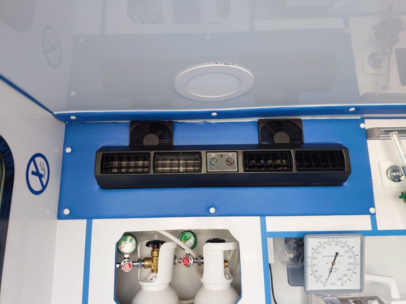 تويوتا هاياس TOYOTA HIACE COMMUTER AMBULANCE VAN RHD 2020 MODEL 2.8 L DIESEL AUTOMATIC(PM19152)