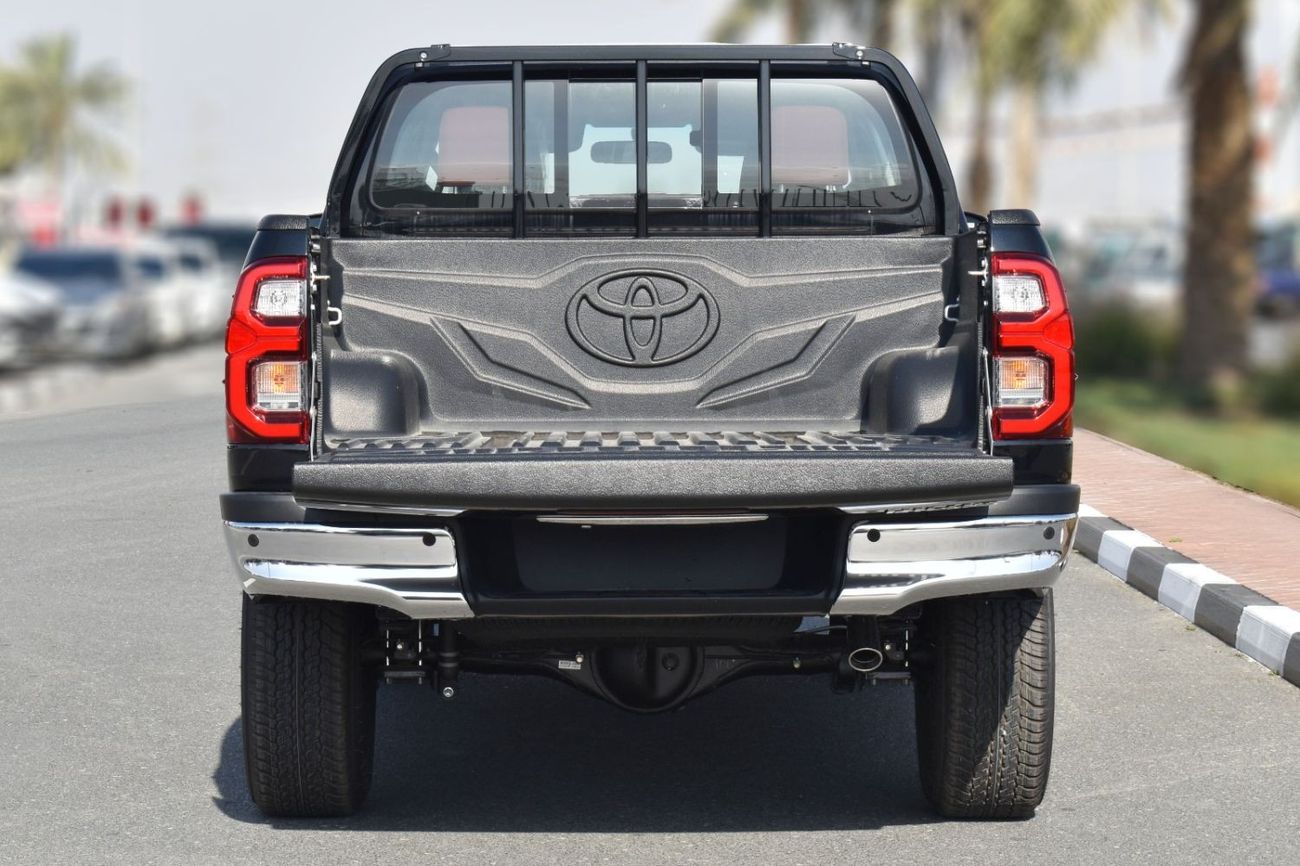 تويوتا هيلوكس TOYOTA HILUX 4.0 SR5 BLACK 2025