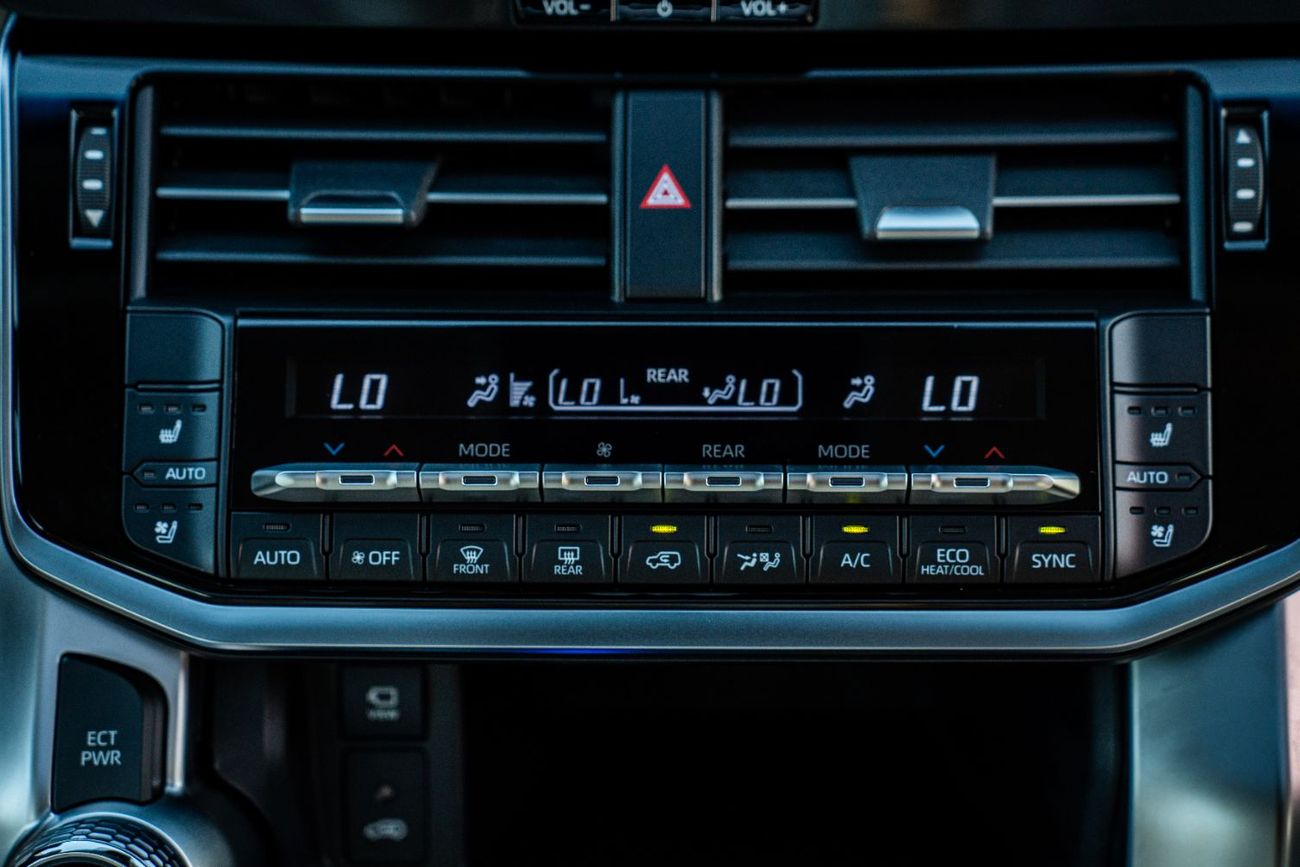 تويوتا لاند كروزر 2026 Toyota Land Cruiser LC300 VX  4.0L V6 petrol full-option