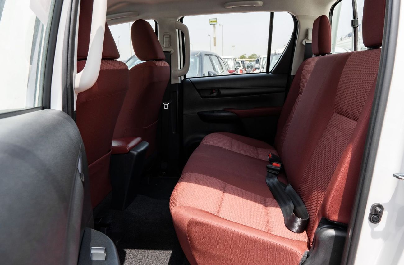 تويوتا هيلوكس 2025 Toyota Hilux DLX 2.7L AT Petrol (White)