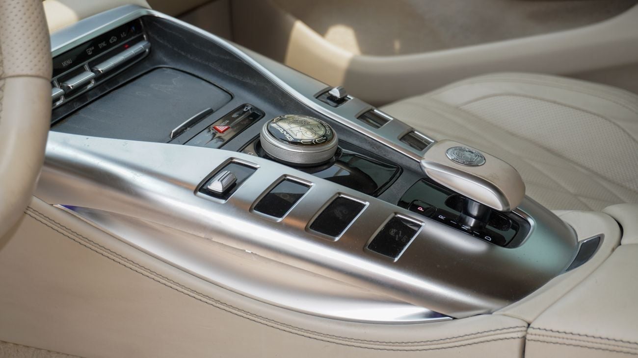 مرسيدس بنز ايه ام جي جي تي 53