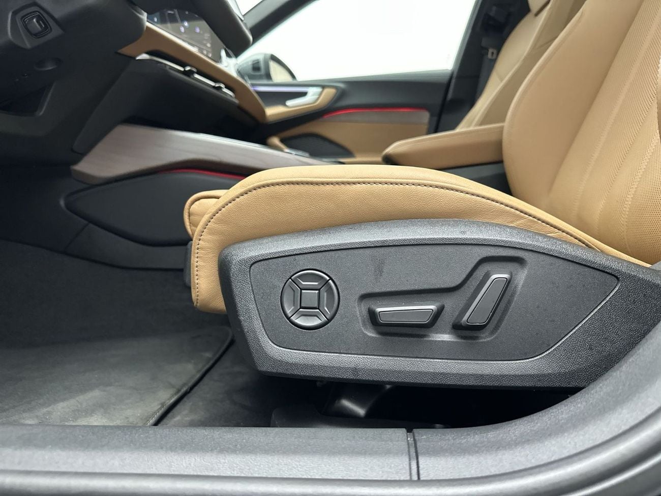 أودي A5 A5 Sedan TFSI 204hp (Ref# 45884)