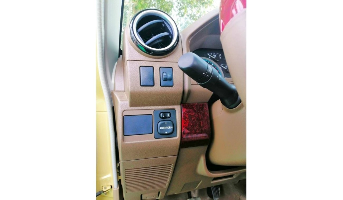 Toyota Land Cruiser SINGEL CABIN // PETROL // V6 // DIF LOCK // WINSH