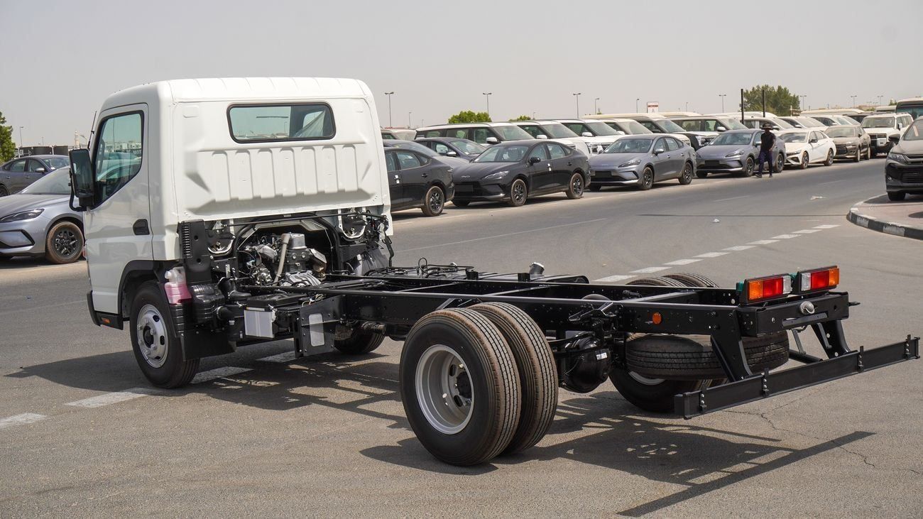 ميتسوبيشي فوسو كانتير Brand New Mitsubihsi Fuso Canter 2025 Export 4.2L M/T |White/Black|CANTERCHASSIS-170-ABS-2T|