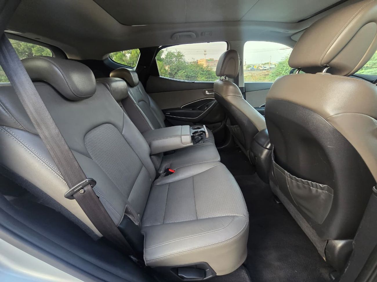 Hyundai Grand Santa Fe GLS Top 3.3L HYUNDAI SANTA FE GRAND 2014 GCC V6 // FULL OPITION // GOOD CONDITION // 7 SEATS