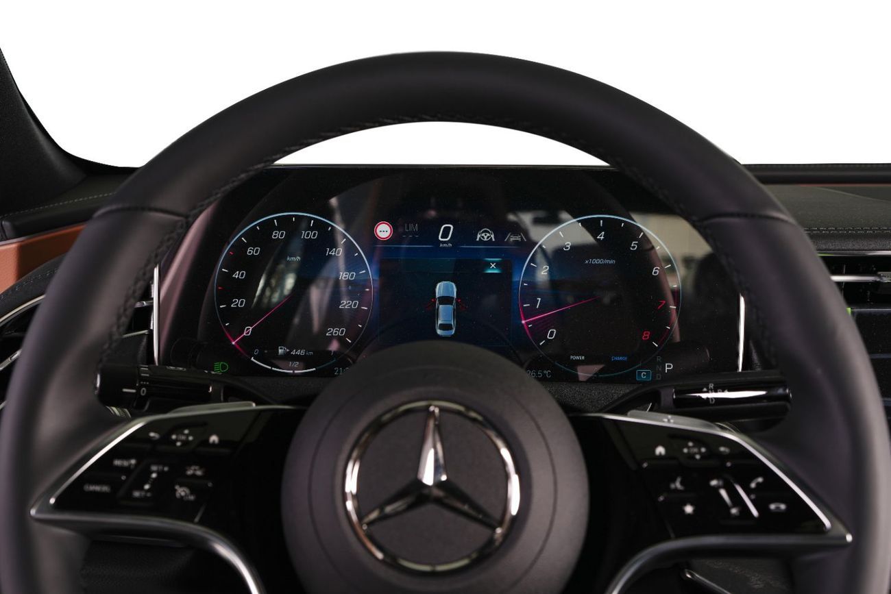 مرسيدس بنز E200 Avantgarde Exterior Package-20 Inch AMG Rims-Chrome Package