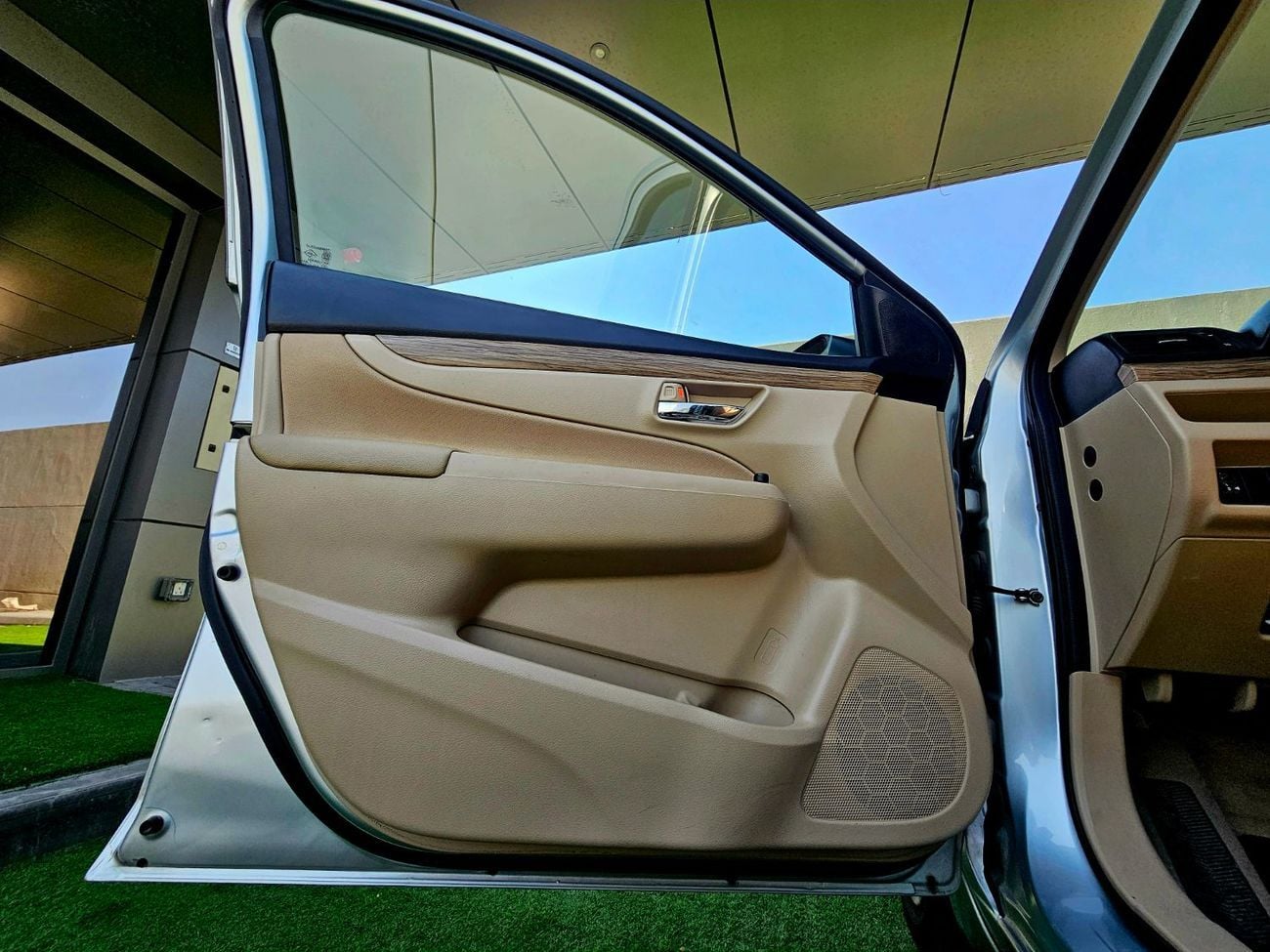 سوزوكي سياز GCC/ 1.5 V4/ NON ACCIDENT/ LOW MILEAGE/  EXCELLENT CONDITION