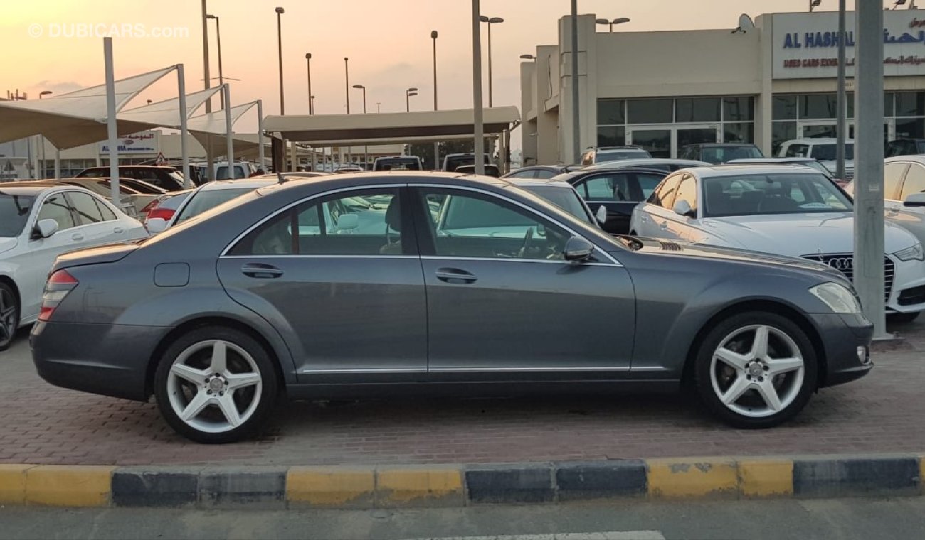 مرسيدس بنز S 350 موديل 2008 خليجي حاله نظيفه من الداخل والخارج السياره مسرفسه زيوت وفلاتر فتحه جلد تحكم كهربي كامل