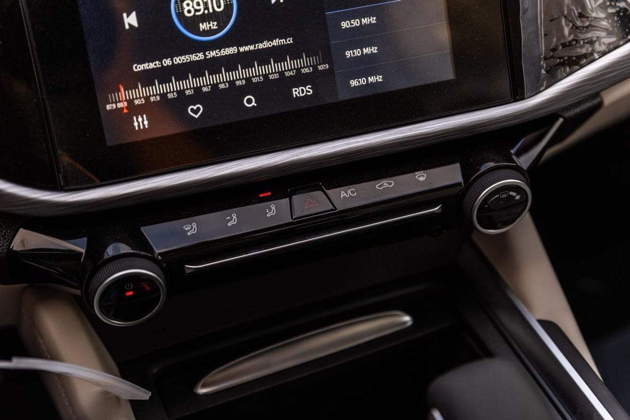 Chery Arrizo 5 2026 CHERY ARRIZO 5 SQR7  1.5L Sedan FWD WHITE / BEIGE