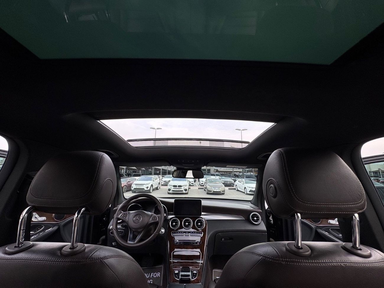 مرسيدس بنز GLC 300 Premium + 2.0L