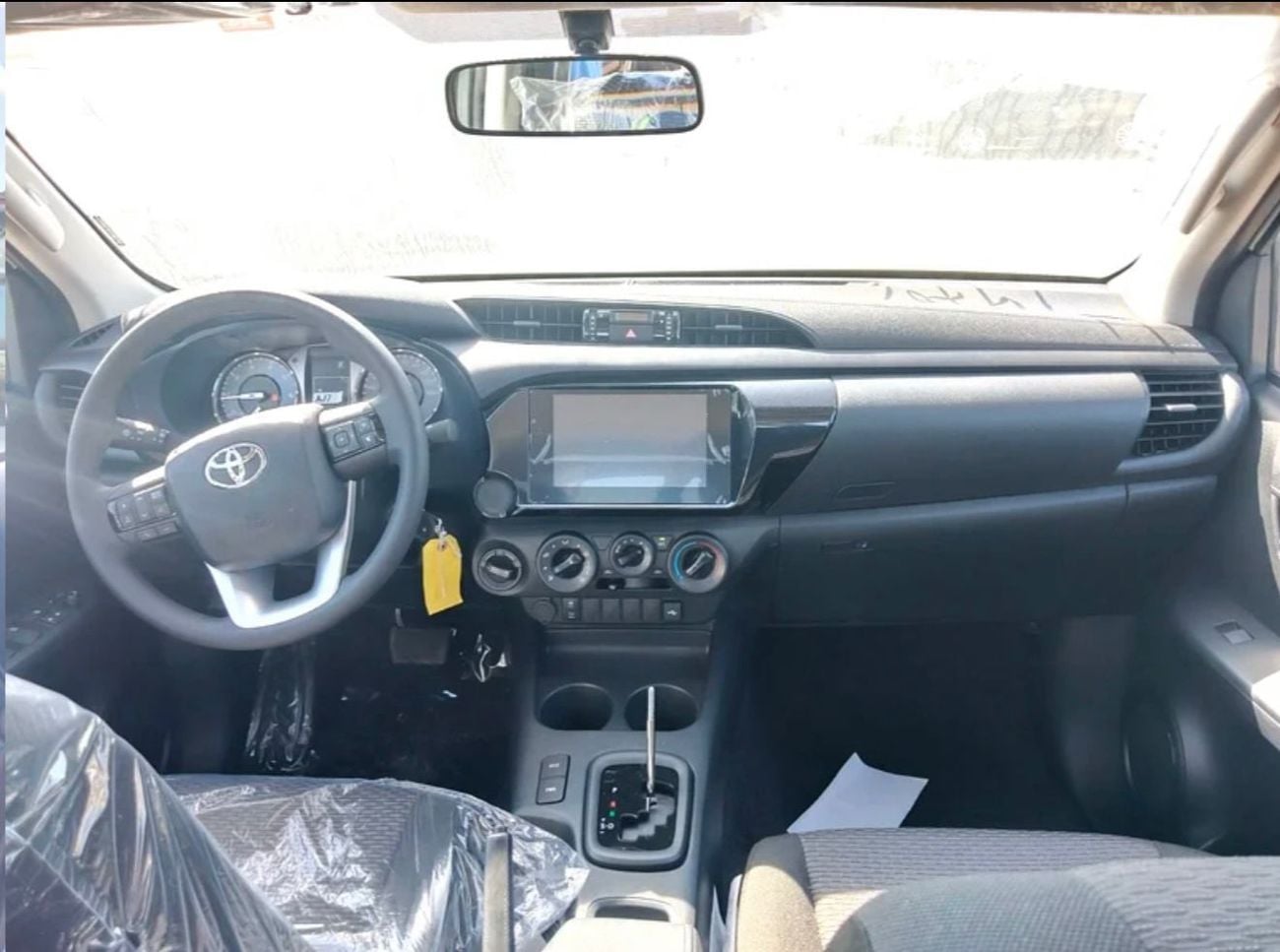 Toyota Hilux TOYOTA HILUX PETROL 2.7L ATOMATIC 2025