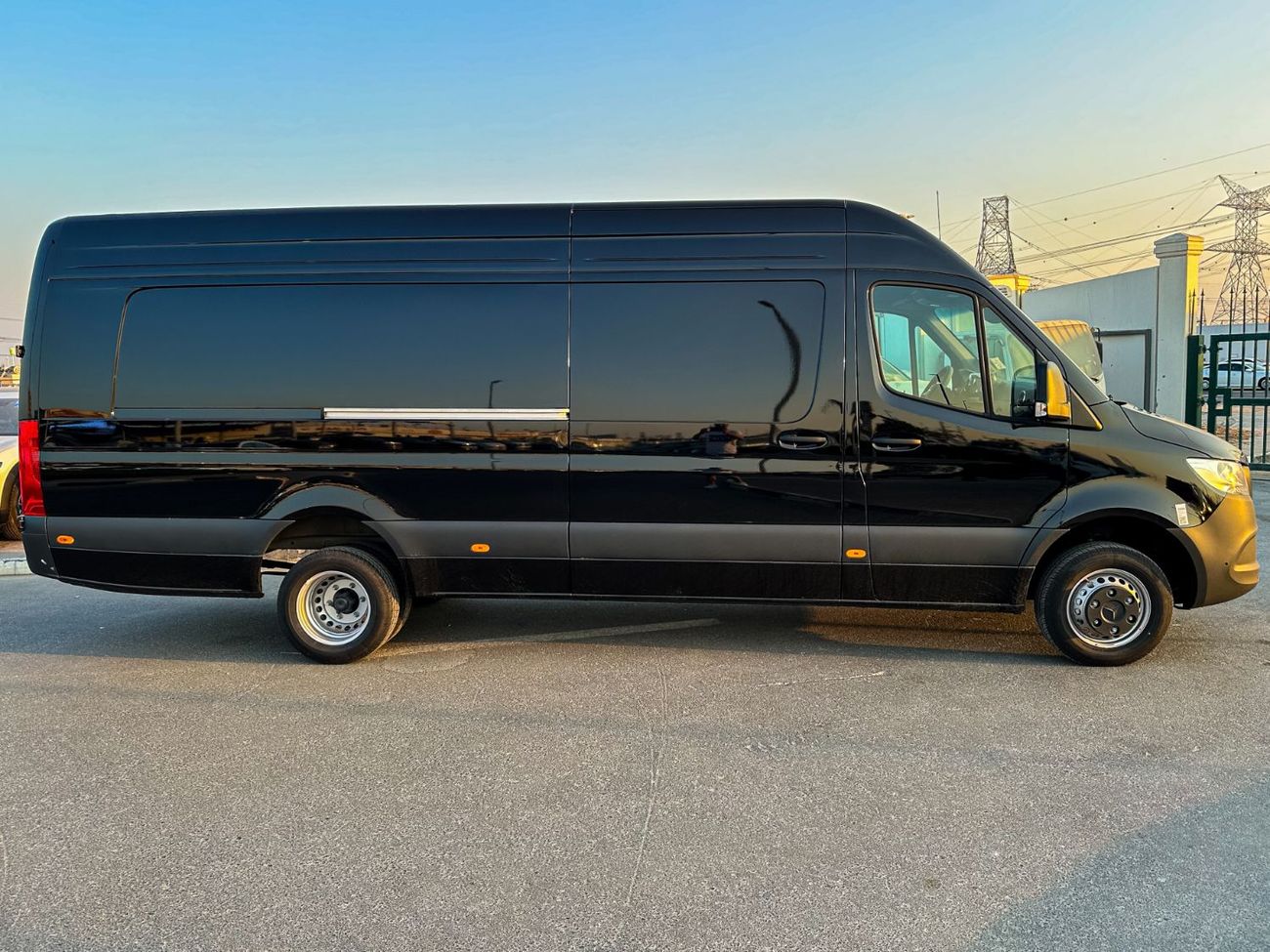 مرسيدس بنز سبرينتر Mercedes-Benz Sprinter 519 EXTRA LONG