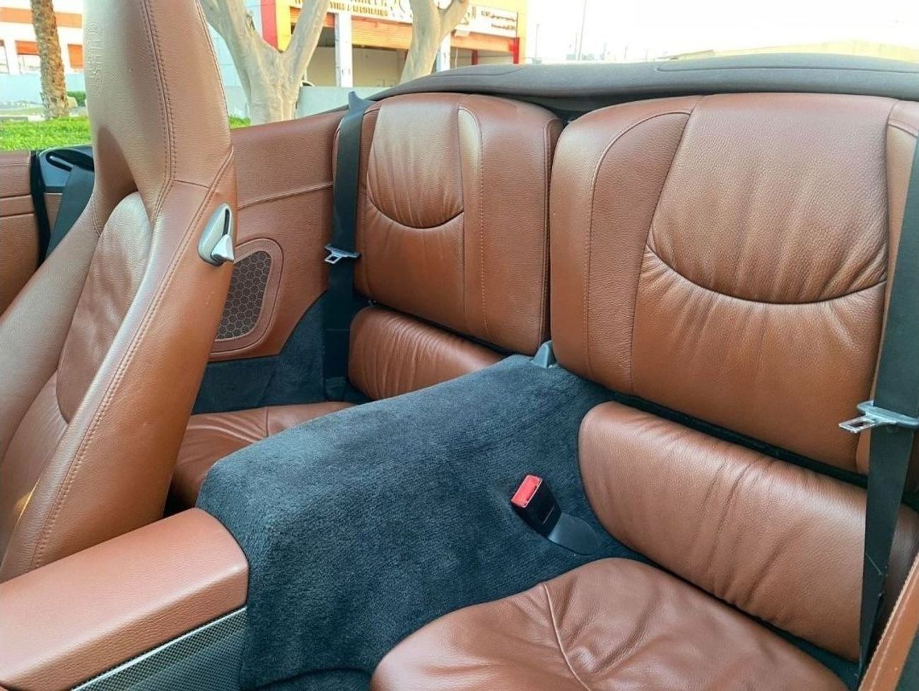 Porsche 911 GCC SPEC NEAT AND CLEAN