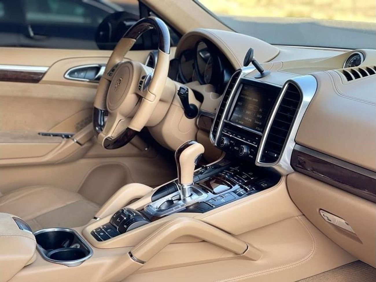 Porsche Cayenne GTS 4.8L GTS / قابل للتصدير الى سوريا /  GCC / ORIGINAL PAINT / NO ACCIDENTS / ACTIVE EXHAUST