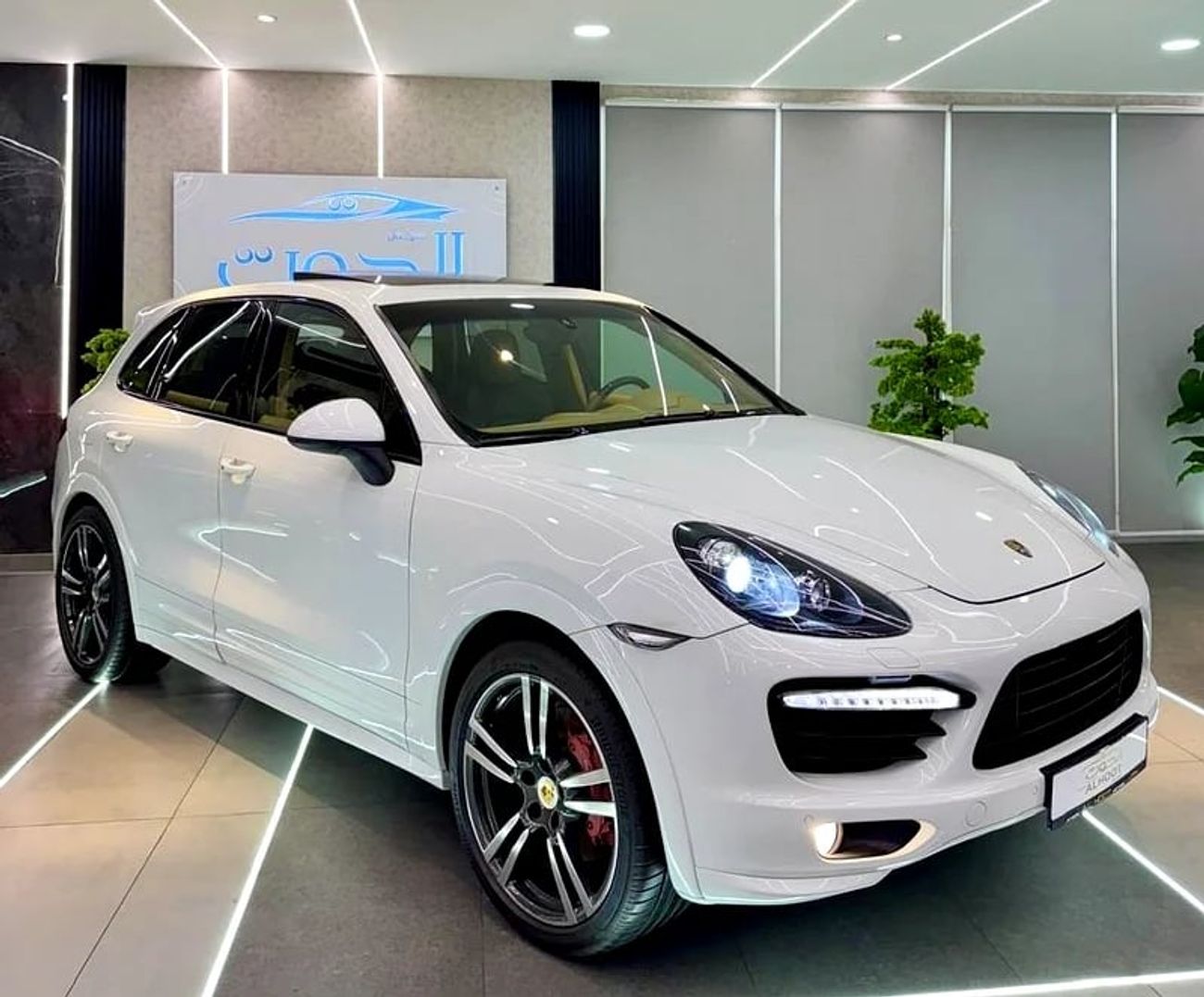 Porsche Cayenne AMAZING GTS V8 || GCC || FULLY LOADED || ACCIDENT FREE || PERFECT CONDITION