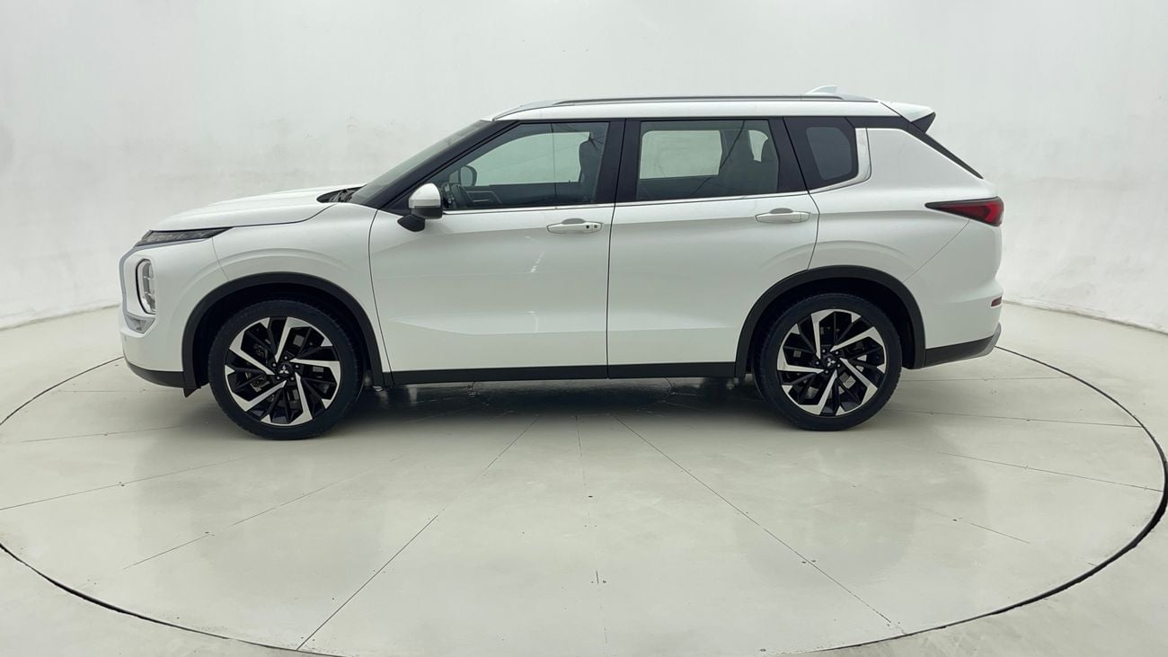Mitsubishi Outlander 2023 HL FABRIC SEAT WITH SUNROOF | AED 1128/Month | 0 DP | 30 Day Return | Warranty | Service Histor