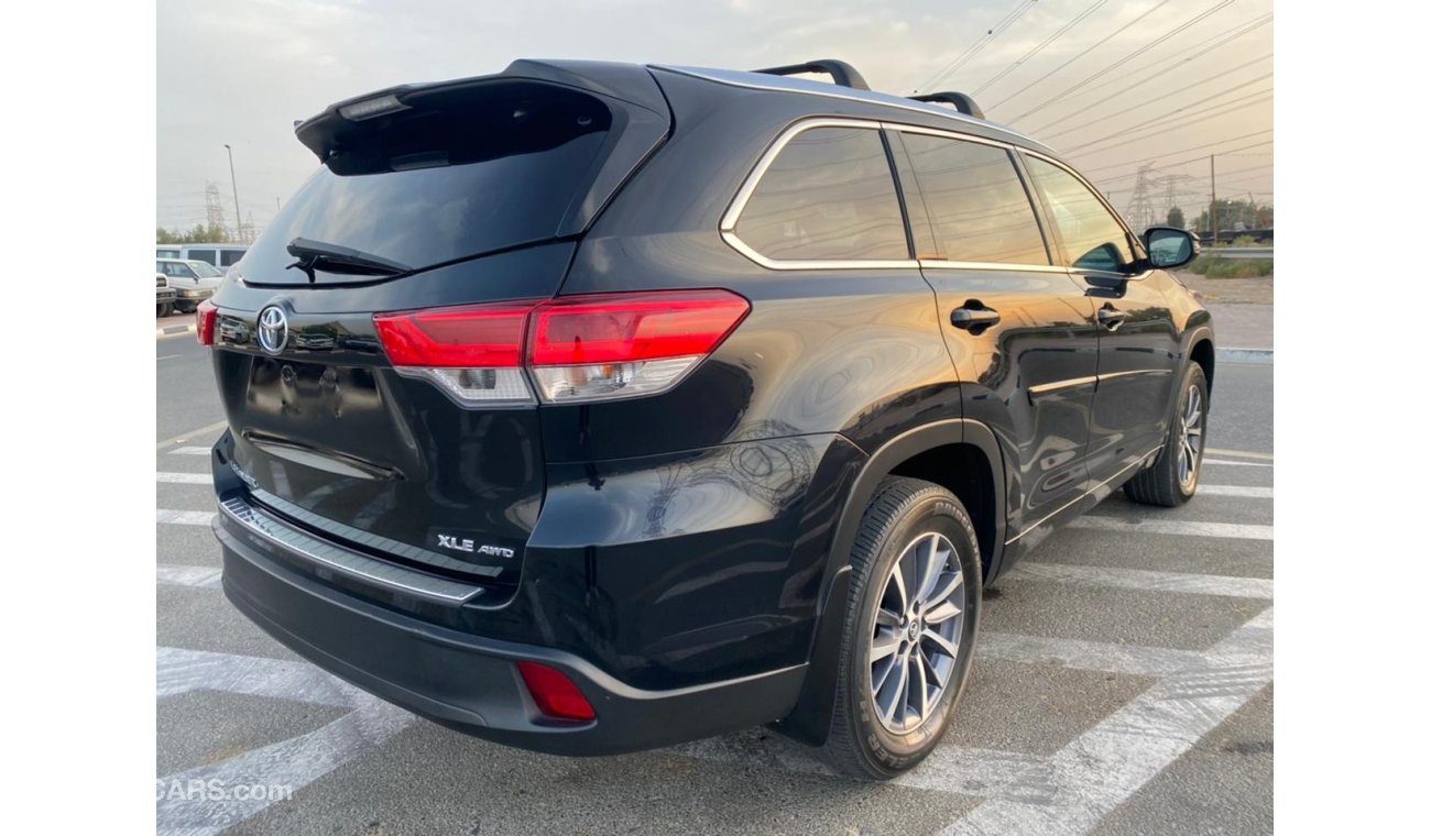 Toyota Highlander 2018 TOYOTA HIGHLANDER XLE AWD / FULL Option