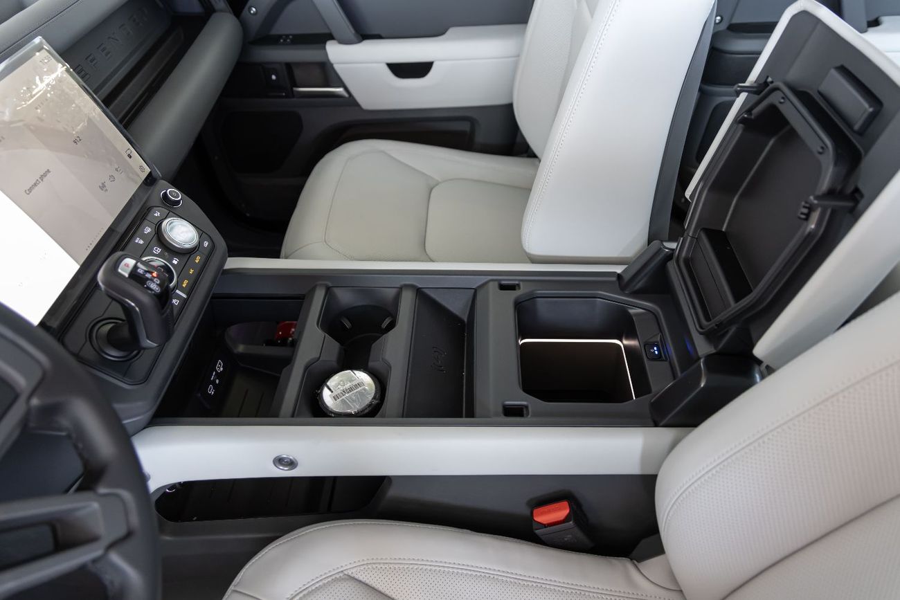 Land Rover Defender Land Rover Defender X-Dynamic HSE P400 | GCC | 2026 (Export)