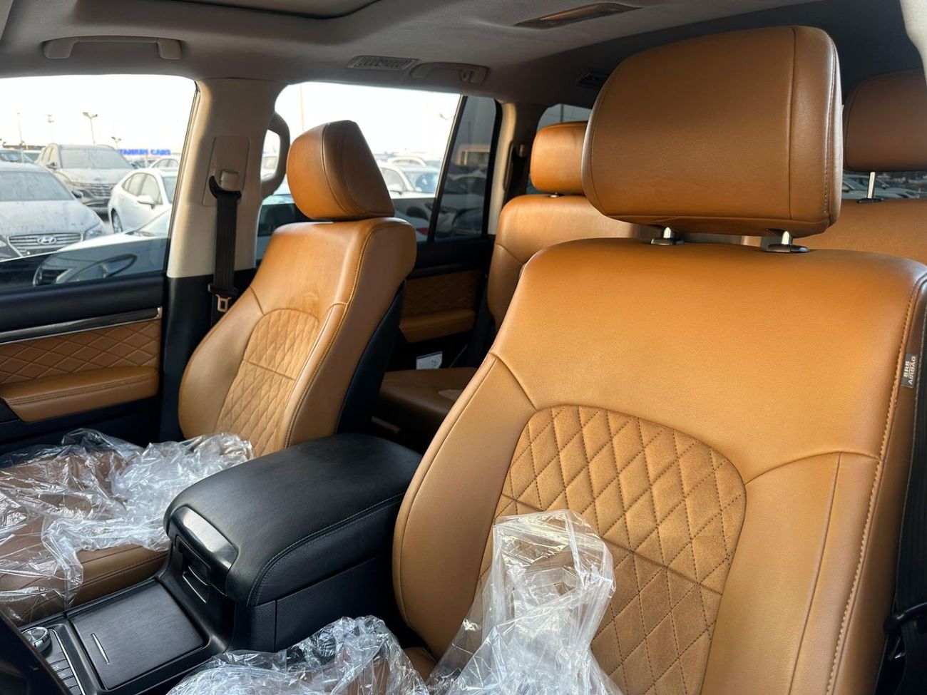 تويوتا لاند كروزر Toyota landcruise 2021Model Engine 4.0 v6 petrol GXR colour white Transmission Automatic Interior.Bl