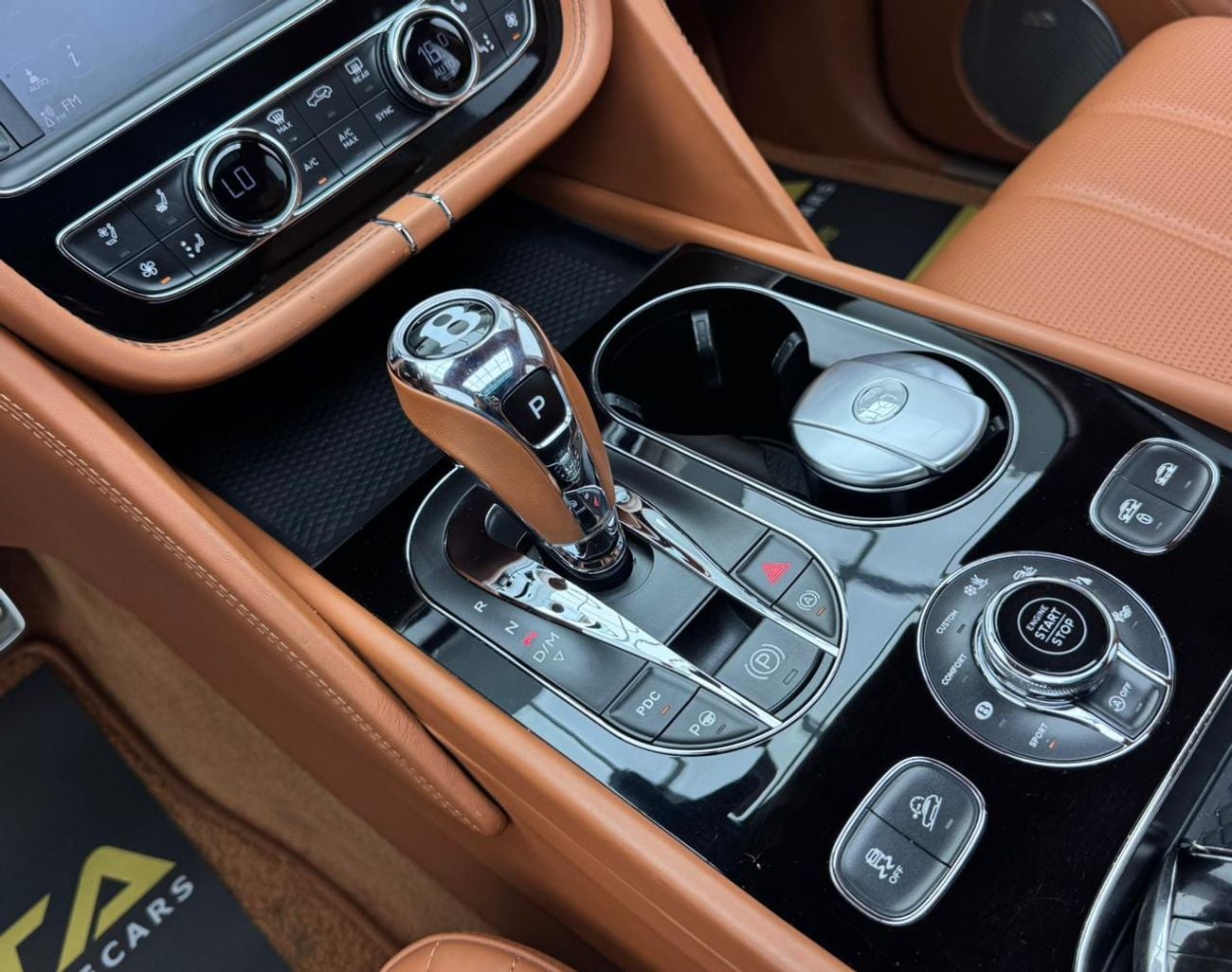 بنتلي بينتايجا 2017 Bentley Bentayga, Full Service History, Feb 2028 GTA Service Pack, Excellent Condition, GCC