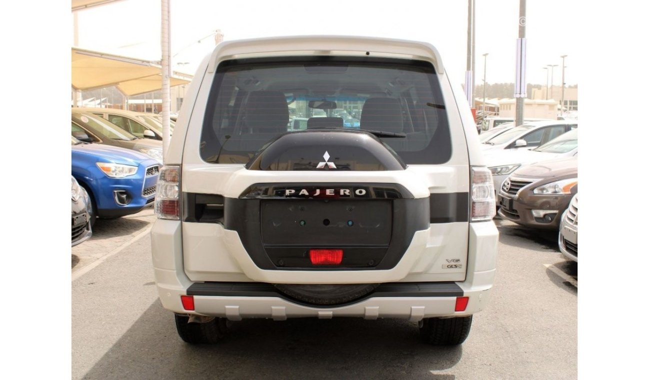 Mitsubishi Pajero GLS - MID OPTION - GCC - ACCIDENTS FREE - CAR IS IN PERFECT CONDITION INSIDE OUT