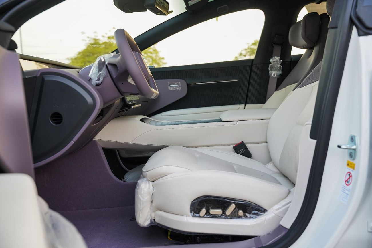 أفاتر 12 2025 AVATR 12 Ultra Extended Range Sedan White 0Km