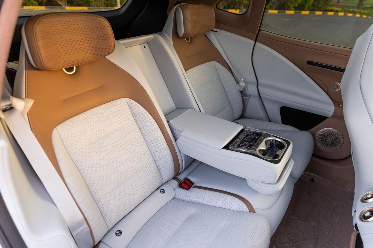 Avatr 07 3 YEAR WARANTY AND 2 YEARS SERVICE