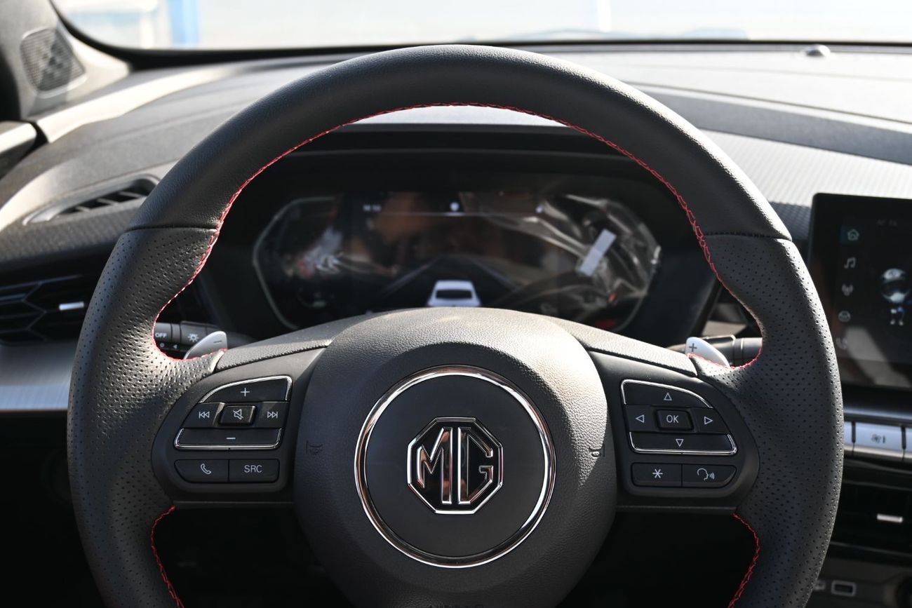 أم جي GT MG GT Luxury 1.5L Turbo Petrol, Fastback Seda, Model 2024, Color Grey