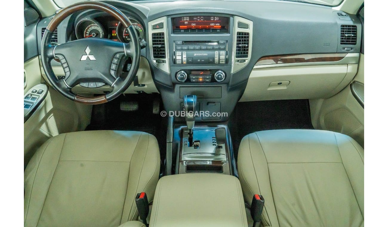 ميتسوبيشي باجيرو 2015 Mitsubishi Pajero 3.8L V6 GLS Black Pack / Full-Service History