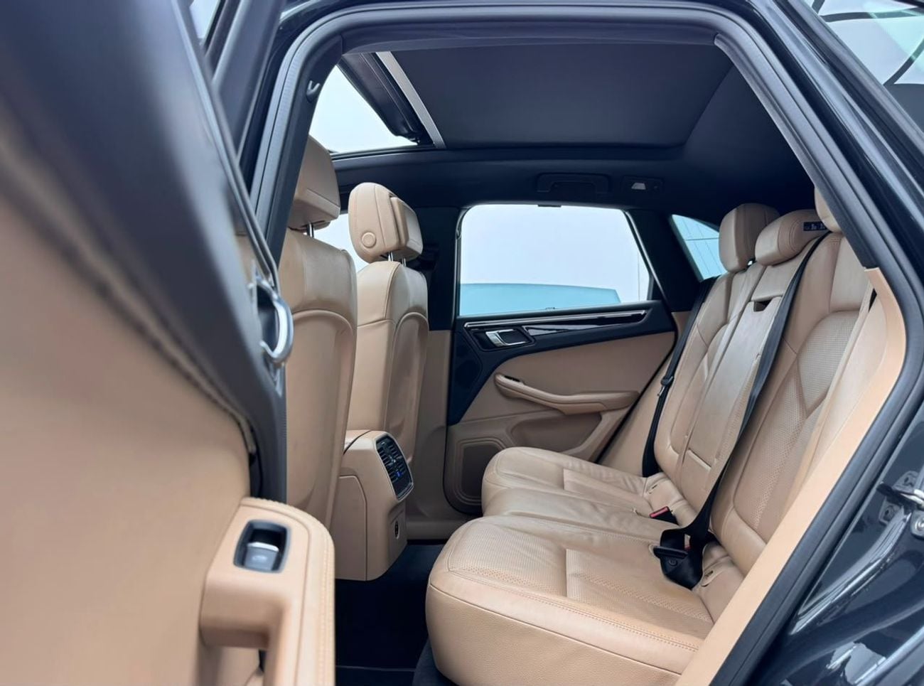 Porsche Macan 2020 Porsche Macan S, 1 Year Warranty, Service History, Excellent Condition, GCC