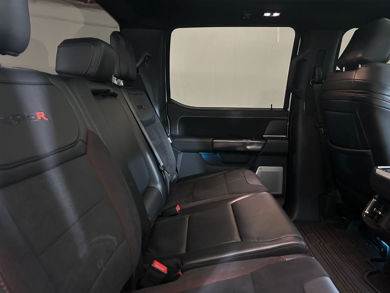 فورد F 150 RP1824 / FREE Insurance + Registration / AL TAYER MOTORS / AL QOUZ SHOWROOM