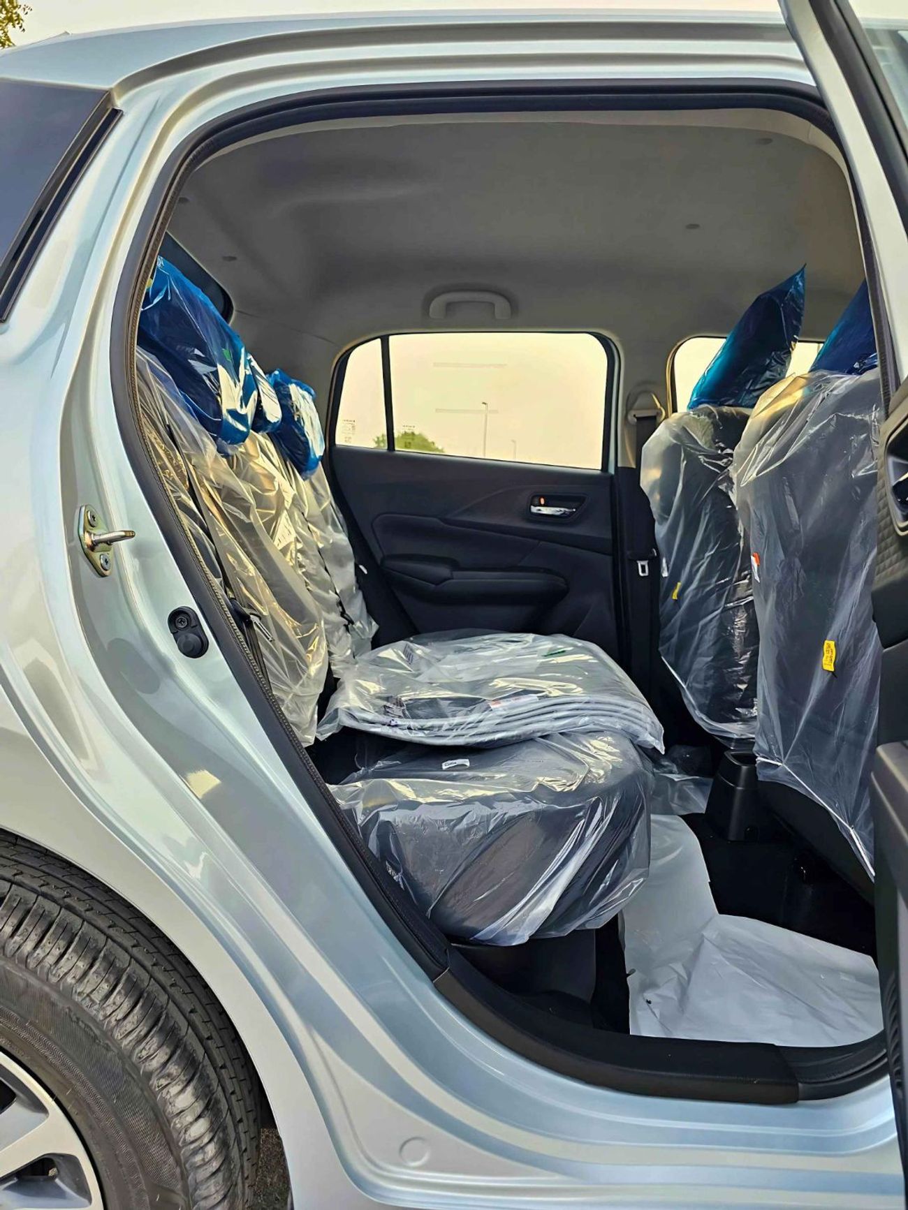 سوزوكي سويفت GLX / 1.2L PETROL A/T / PUSH START / REAR CAMERA & REAR PARKING SENSOR / CODE # GLX