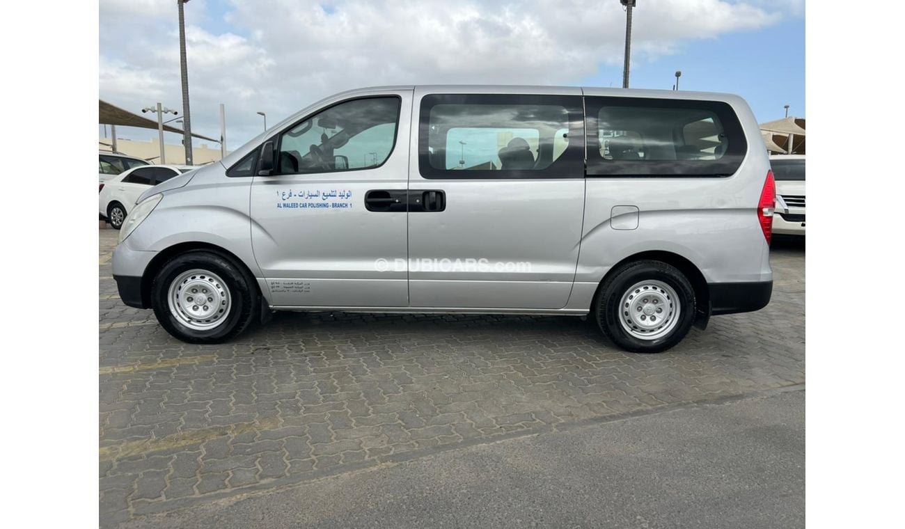 هيونداي H-1 خليجى موديل 2008 عدد 12 راكب 4 سلندربحالة ممتازة لاتحتاج لأى مصاريف