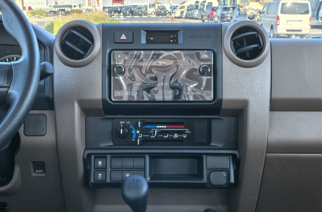 Toyota Land Cruiser 70 LC78 4.5L V8 Diesel M/T