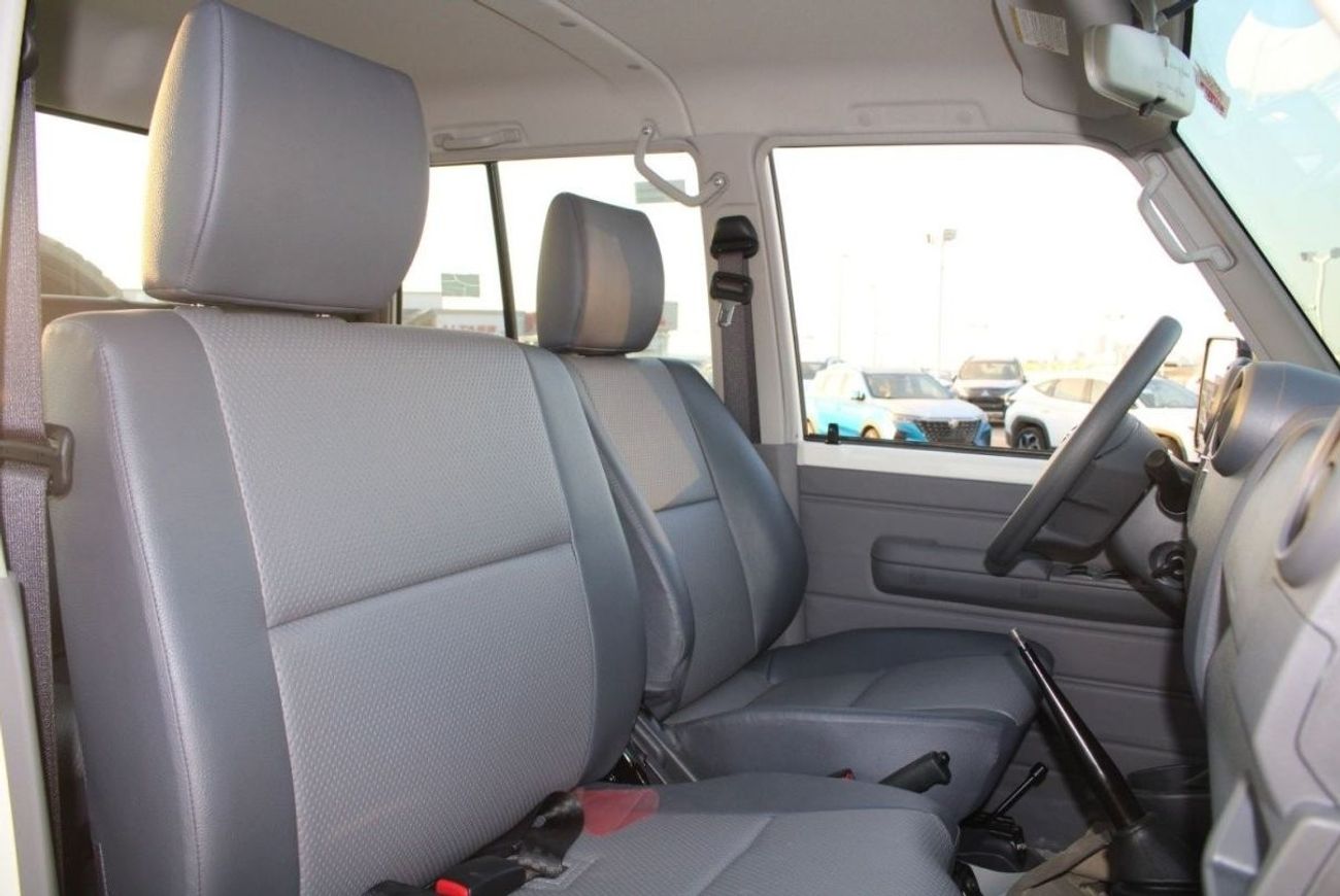 تويوتا لاند كروزر بيك آب TOYOTA LANDCRUISER 79 4.5L V8 DIESEL DOUBLE CAB STD MANUAL