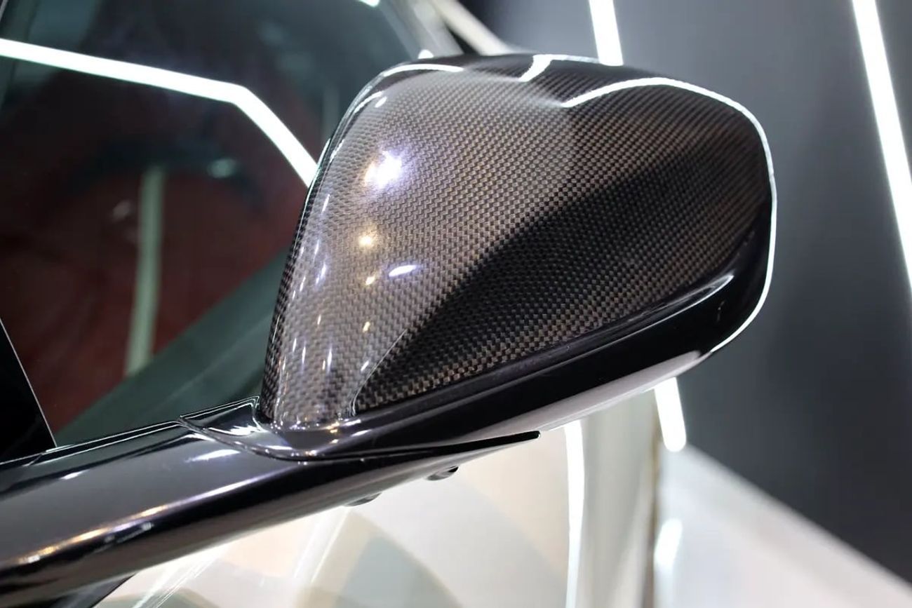 Ferrari 812 Superfast Passenger Display, Carbon Fiber Exterior/Interior, GCC Specs!!