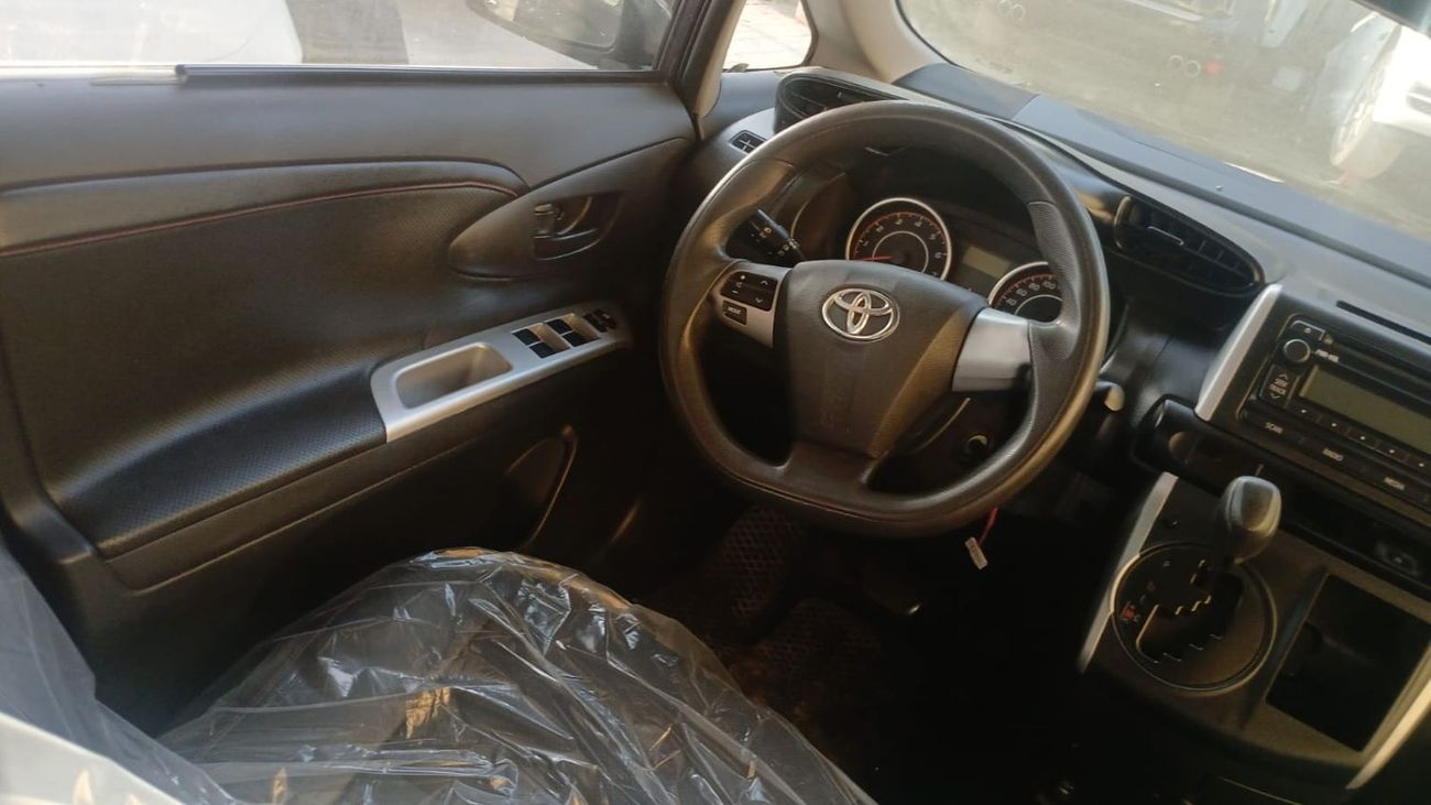 Toyota Wish LEFT HAND VEHICLE 2WD AT 2.0L