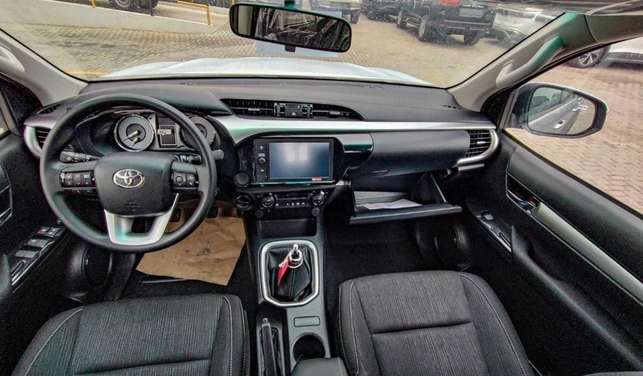 تويوتا هيلوكس HILUX 2.4L MT DIESEL