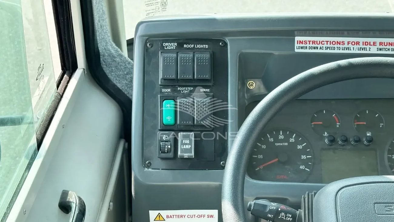 SML Isuzu S7 Bus 3455cc 47-SEATER AC Diesel MT