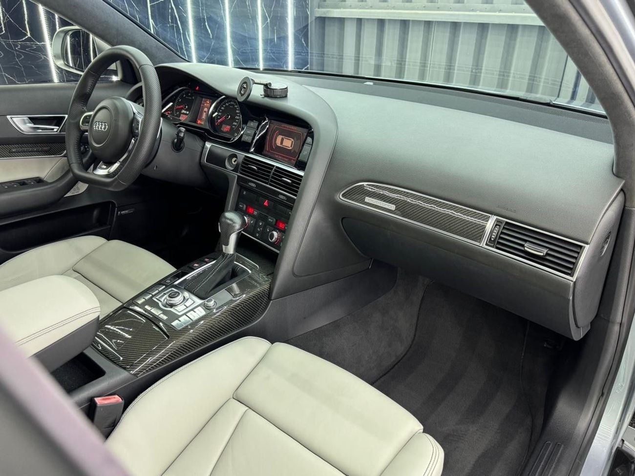 Audi RS6 RS6 Japanese | 5.0L V10 | 6 Speed