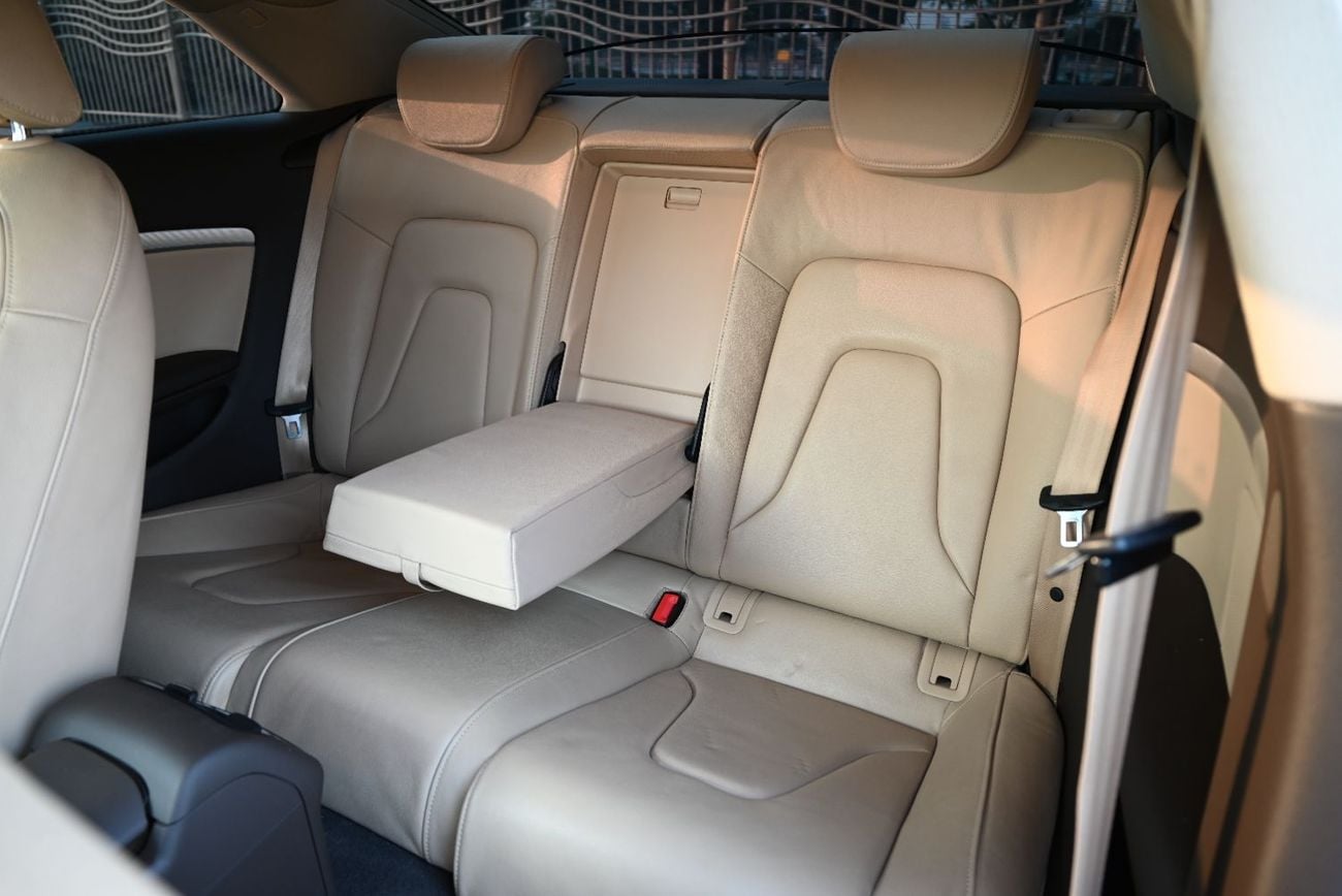 Audi A5 45 TFSI quattro Sport 2.0L - 0% DP - FSH - FIRST OWNER - AUDI A5 COUPE 4WD - GCC