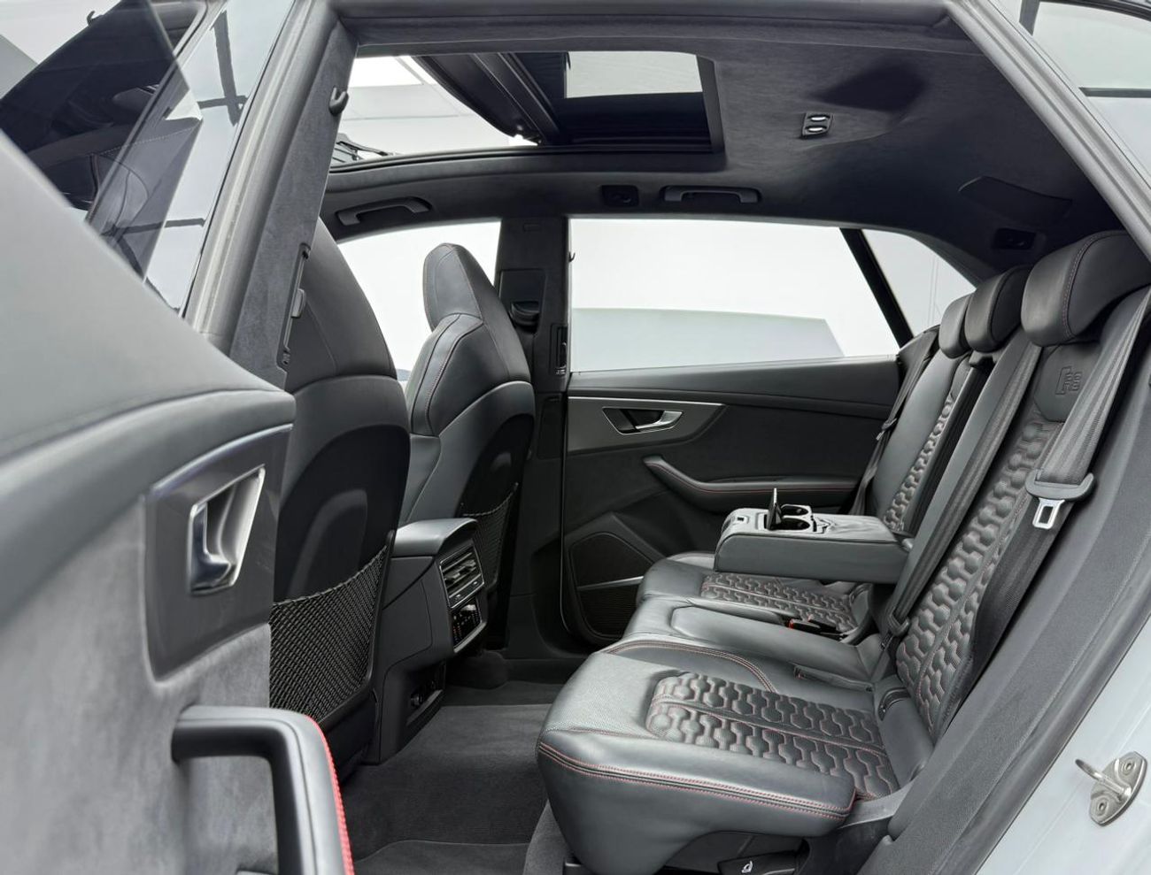 أودي RSQ8 2023 Audi RSQ8 Quattro With Urban Kit, 2026 Audi Warranty, 2028 Audi Service Pack, Fully Loaded, GCC