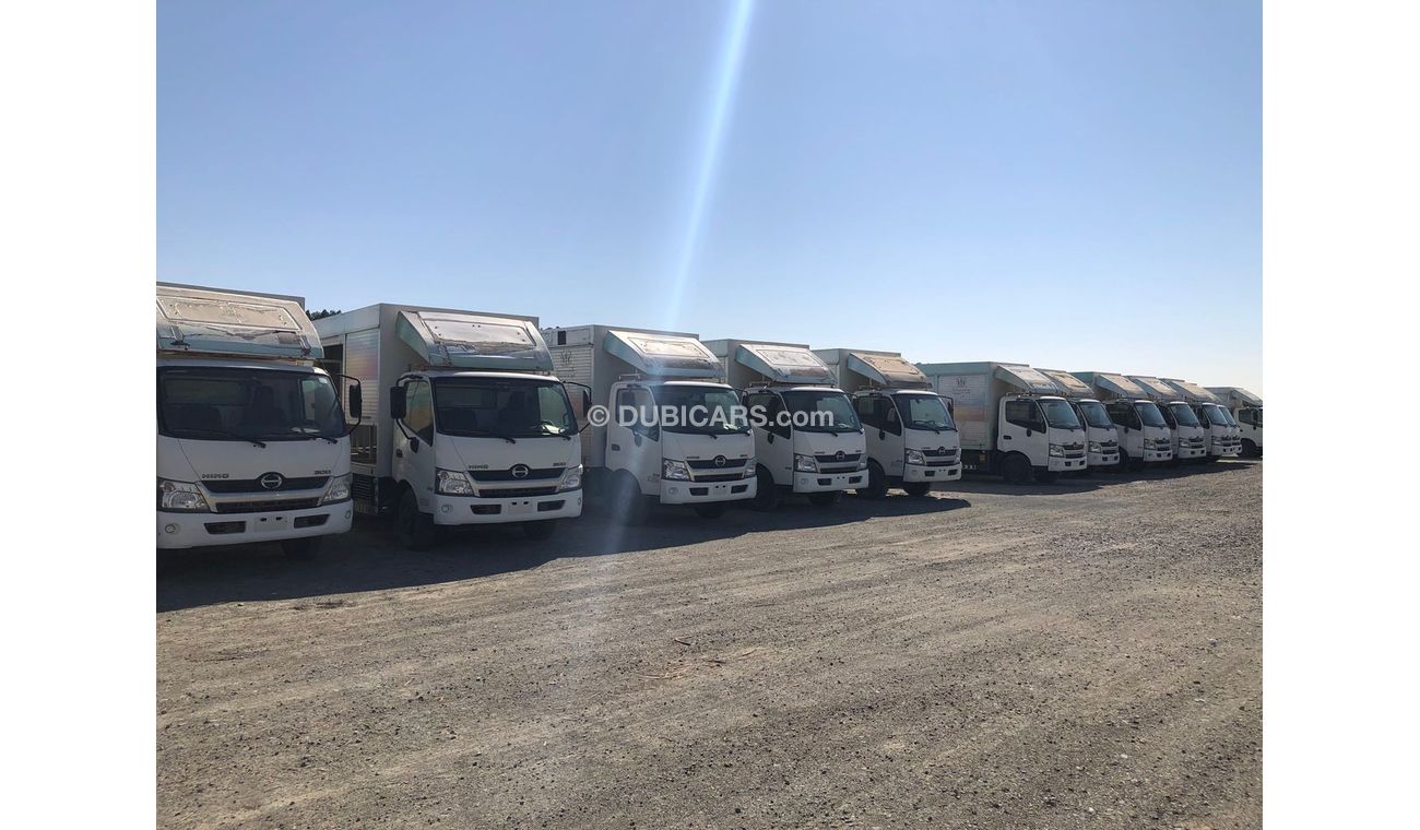 Hino 300 Hino 916 Delivery Truck,model:2015.Excellent condition