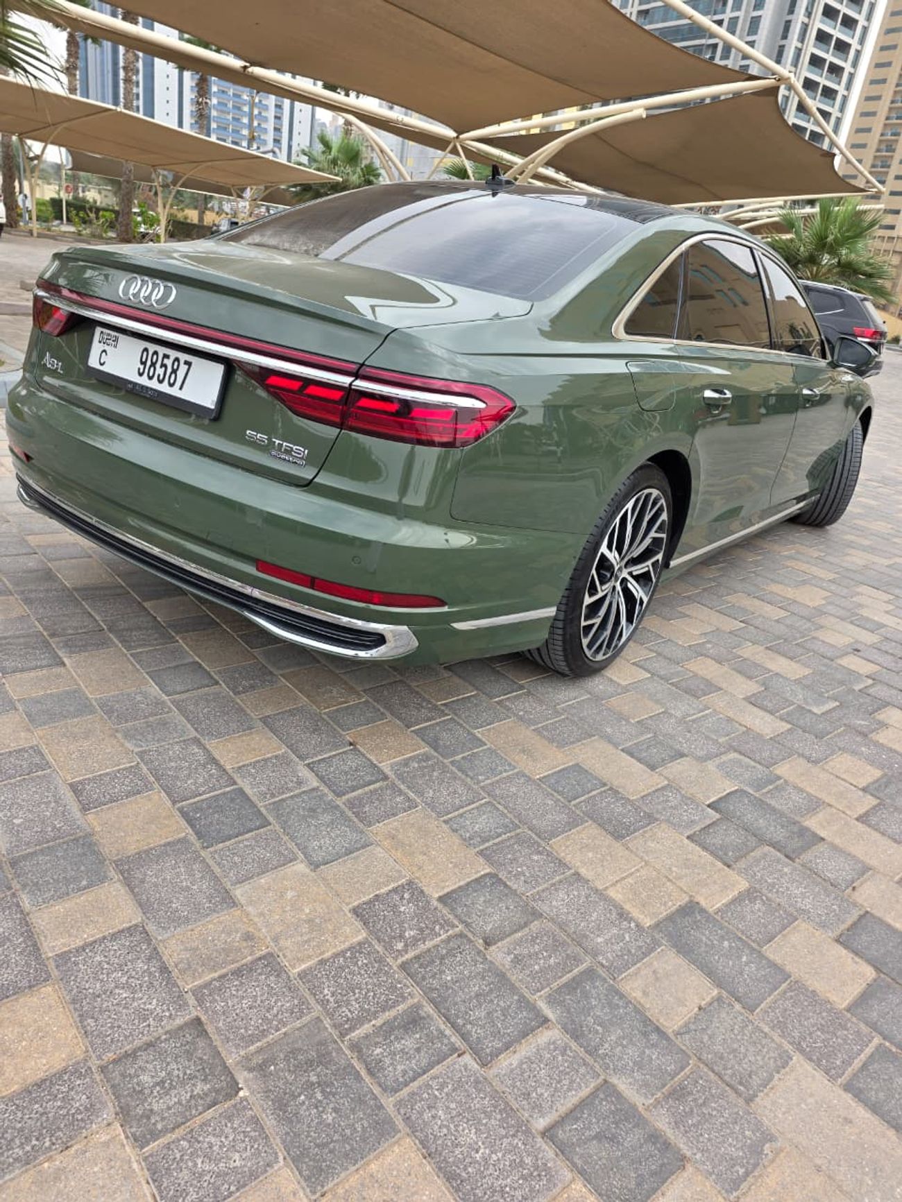 Audi A8 L 55 TFSI quattro 3.0L (335 HP)