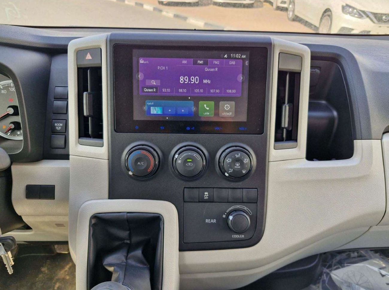 Toyota Hiace 2.8L DSL 13 SEATS HIGHROOF WITH SUNROOF AND DOOR HANDLE SAUDI SPECS